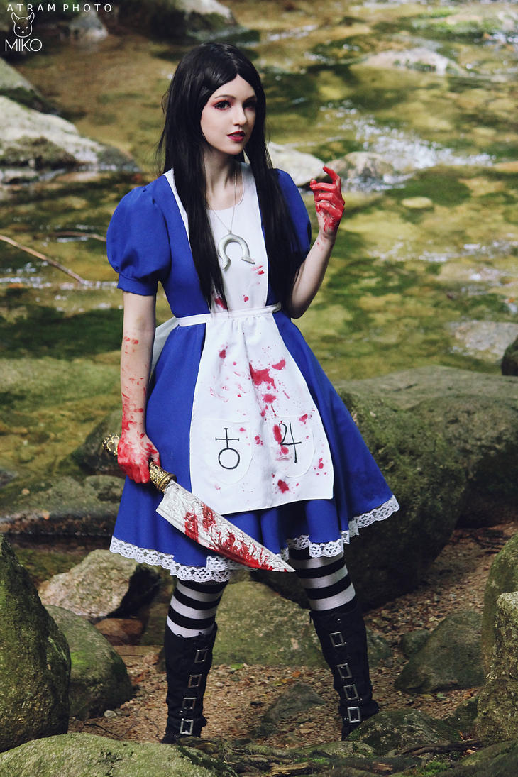 Alice return to madness cosplay