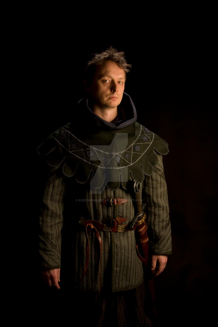 Dagged hood and Gambeson by RobynGoodfellow on DeviantArt