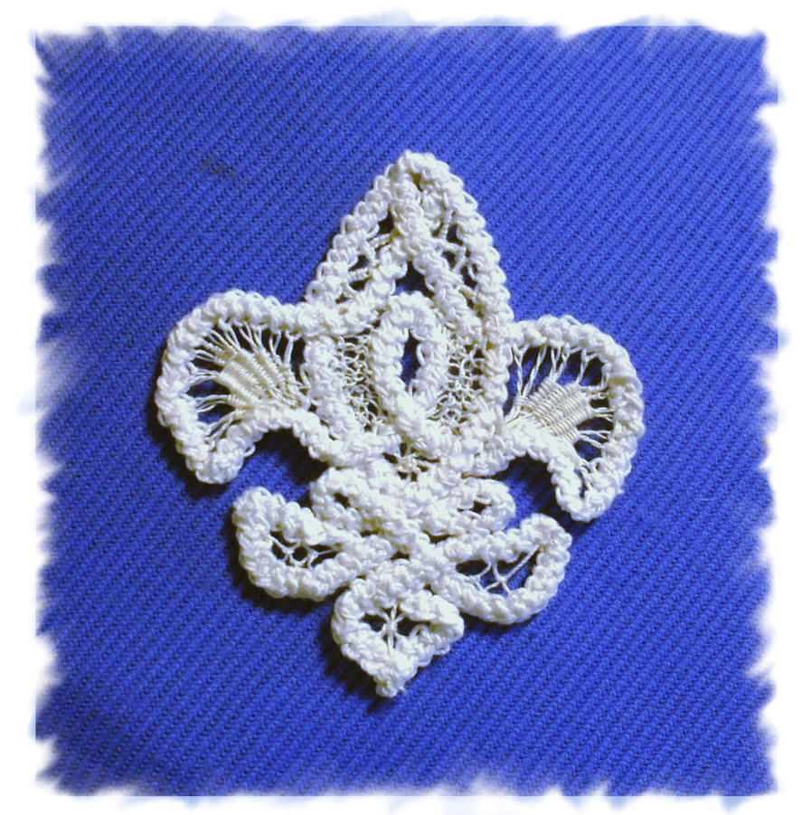 Romanian point lace - fleur de lis