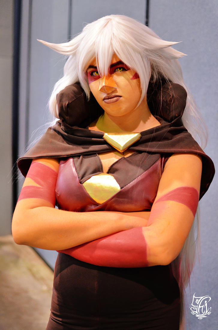 A finally debuted my Jasper <3  Me as Jasper from Steven Universe Photo by Vitor Silveira Photography Wig by nanashi My facebook page!