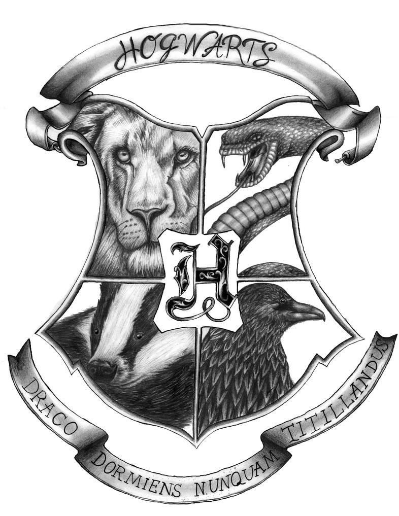 Hogwarts Crest by mamalisa4538 on DeviantArt