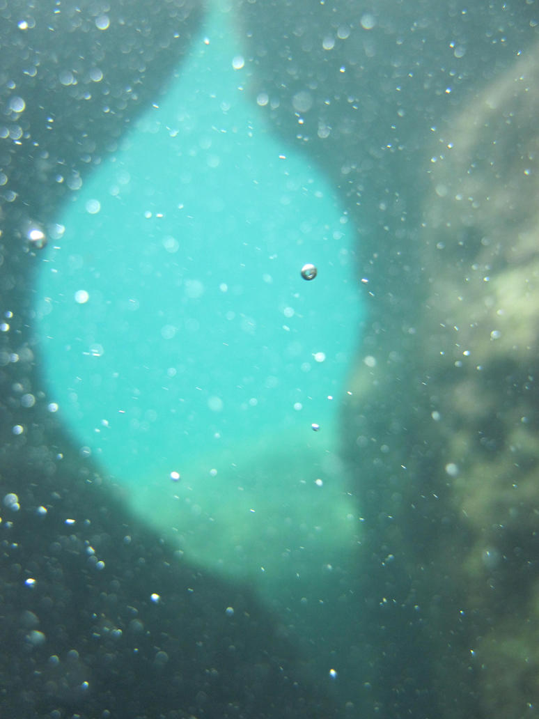 Under water by jajafilm