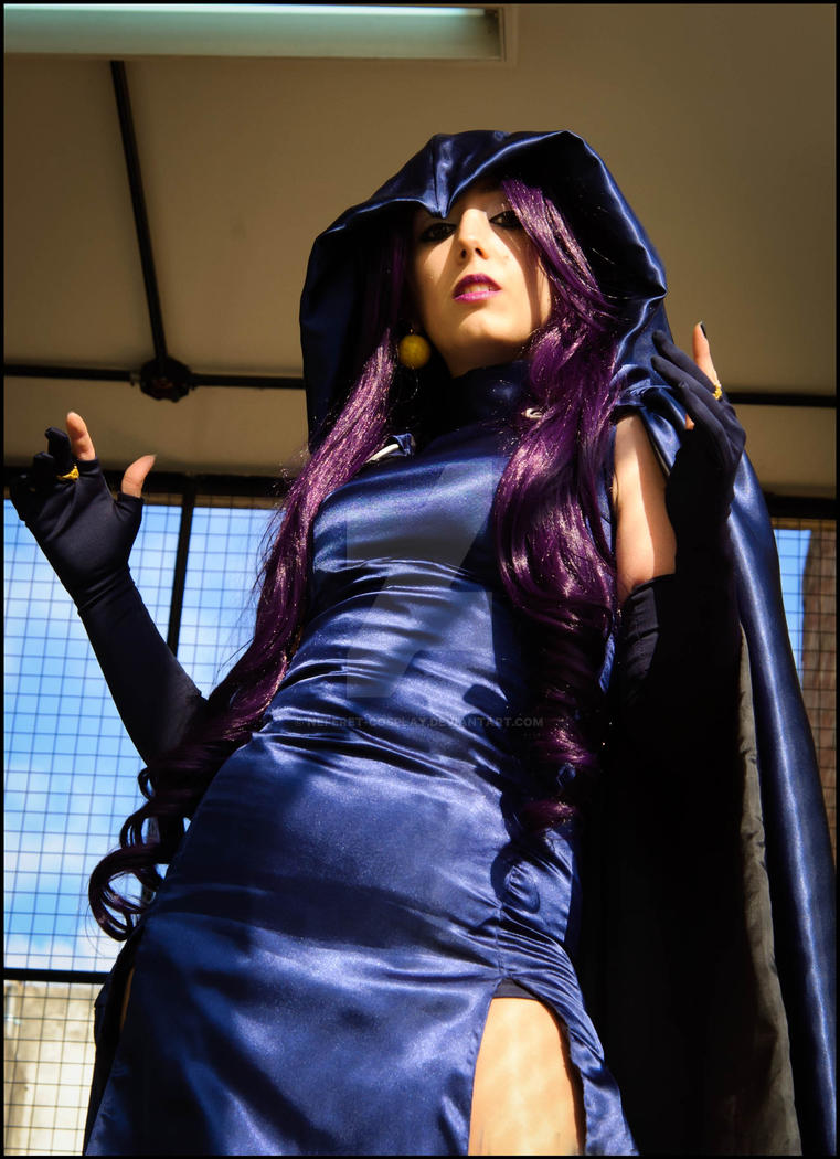 cosplay Busty raven