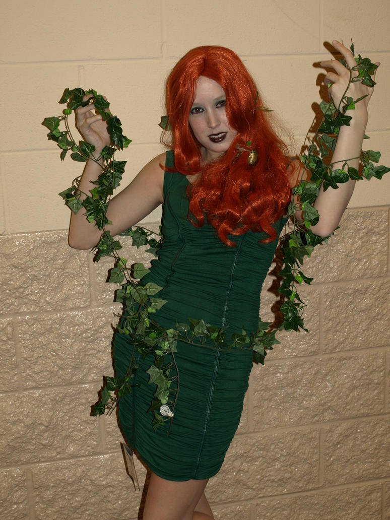 CrisisCon 2K8 - Poison Ivy - 1 by TrIfOrCe-Of-ShAdOwS on DeviantArt